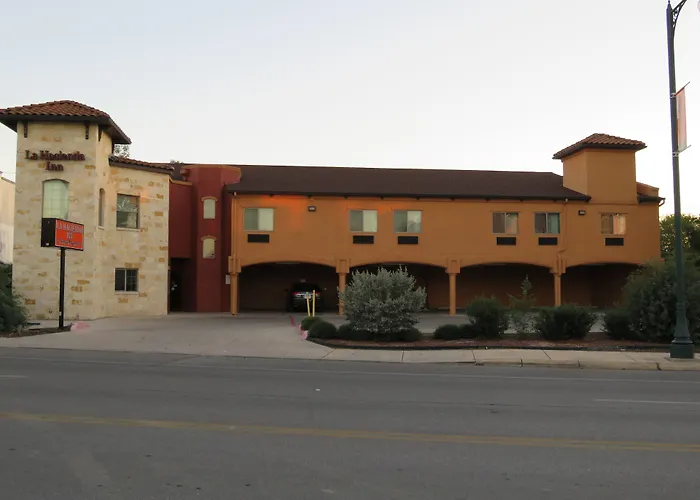 Family Friendly Hotels La Hacienda Inn Near Alamodome & Riverwalk