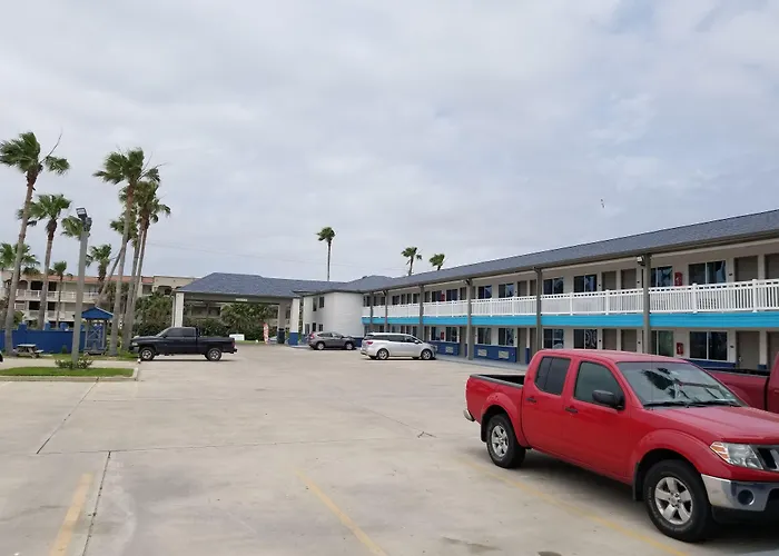 Motel: Captains Quarters Inn