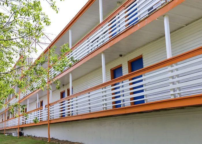 Americas Best Value Inn & Suites - Near The Strip