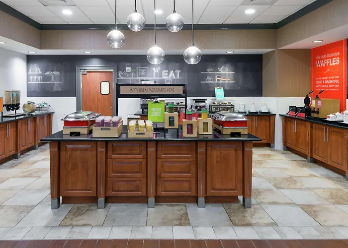 Hotel: Hampton Inn & Suites Orlando Airport At Gateway Village