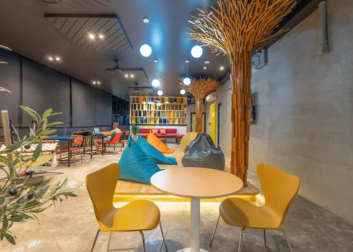 Patong Poshtel (Adults Only)