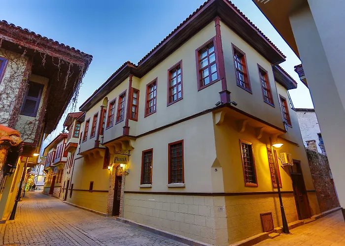 3-Sterne-Hotel: Atelya Art Hotel