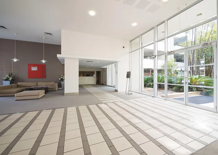 Oaks Brisbane Mews Suites