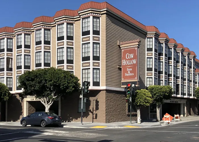 Cow Hollow Inn And Suites