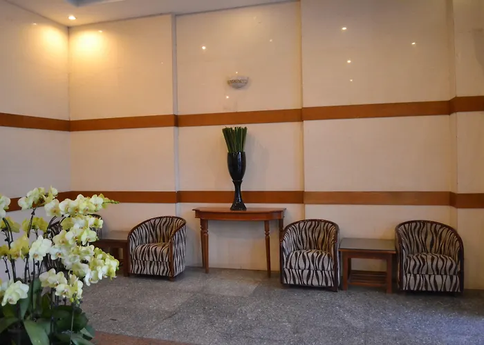 City Bay Hotel