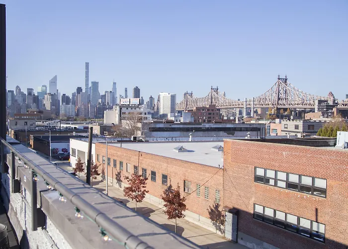 Motel: The Local Ny Hostel