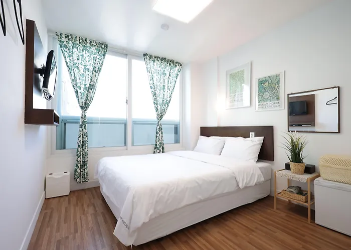 Ekonomy Haeundae Hostel