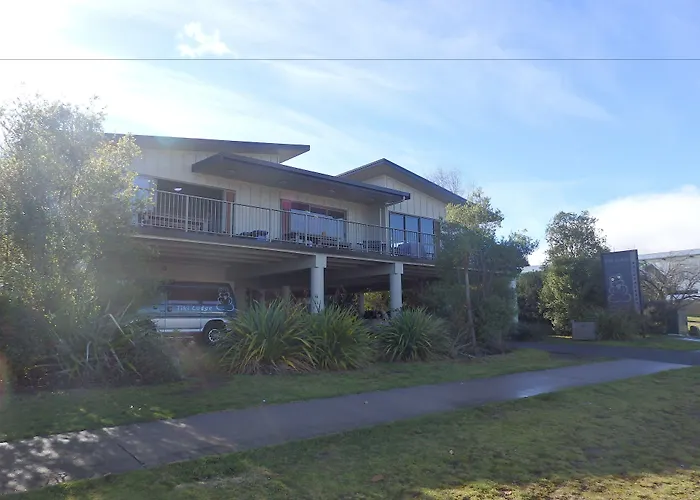 Tiki Lodge Backpackers
