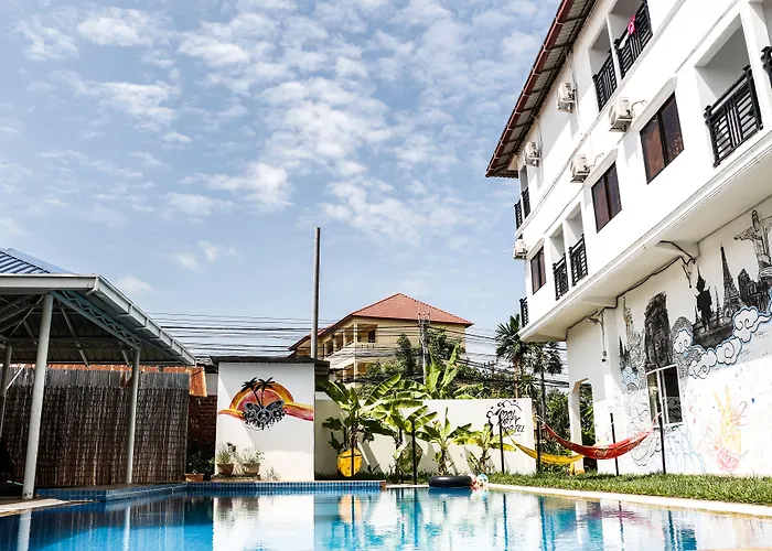 Pool Party Hostel