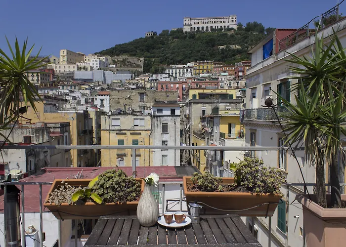 Sui Tetti Di Napoli