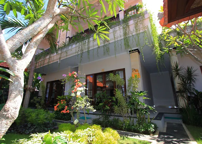 Gatra Ubud Inn