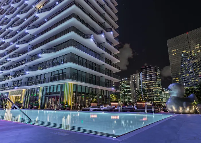 Hotels with pool Dua Miami, Autograph Collection