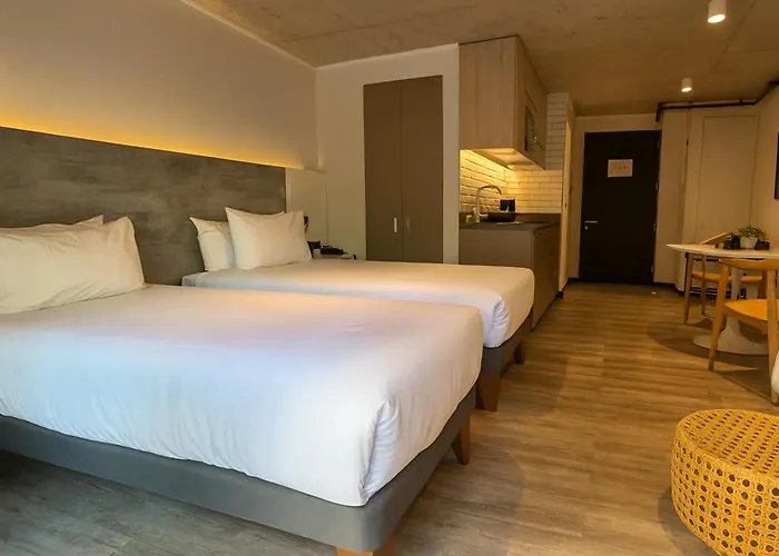 Hotel com piscina: Hub Providencia