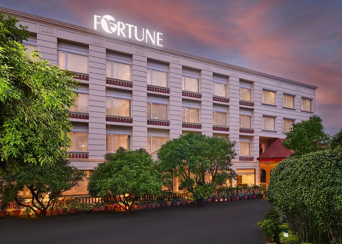 Luxury hotel only: Fortune Park, Katra - Member Itc Hotels' Group
