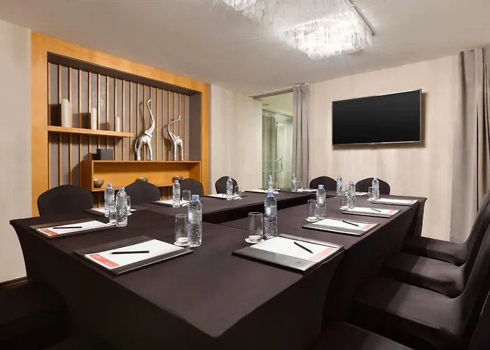 Hotel mit Tennis: Ramada By Wyndham Downtown Dubai