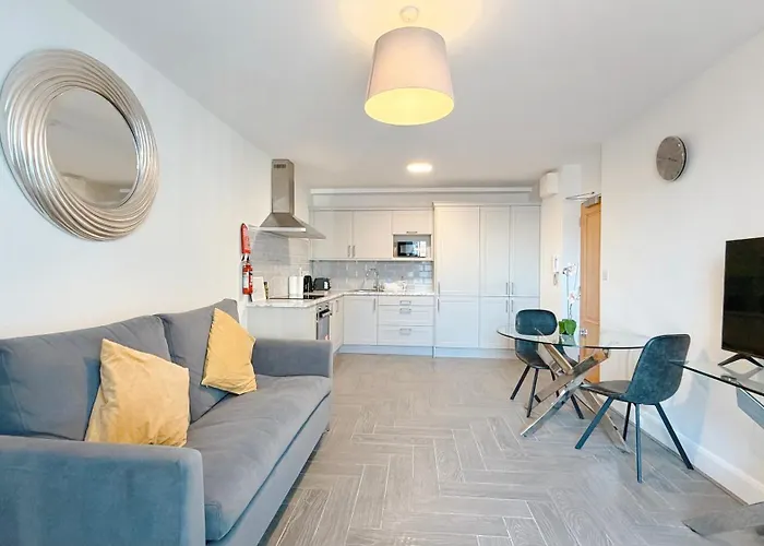 Broc House Suites