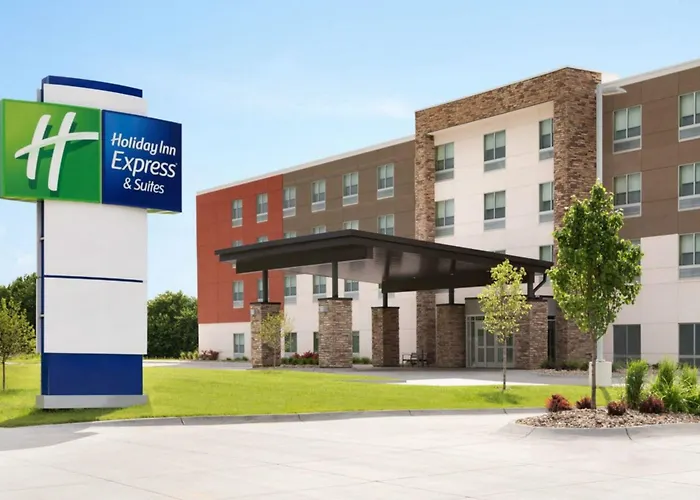 Holiday Inn Express & Suites - Airport Trail Ne By Ihg