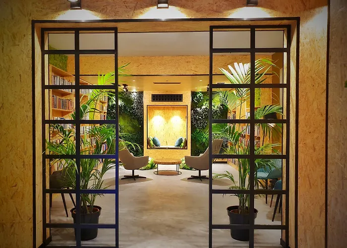  Mb Hostels Premium Eco - Adults Recommended