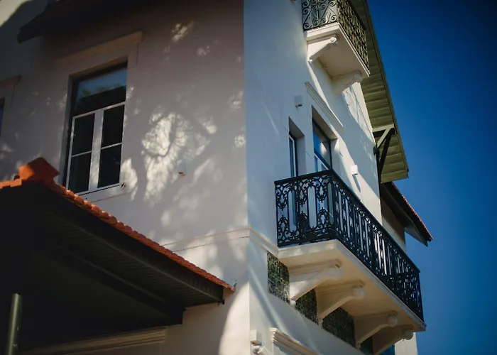 Resort: A House In Estoril - Adults Only