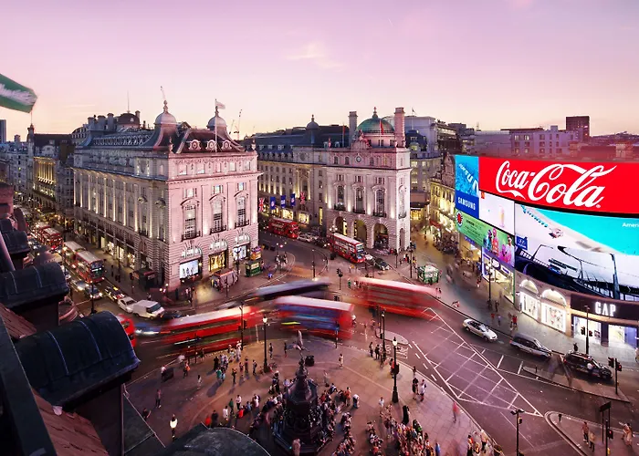 Hotel near College: Zedwell Hotel Piccadilly Circus