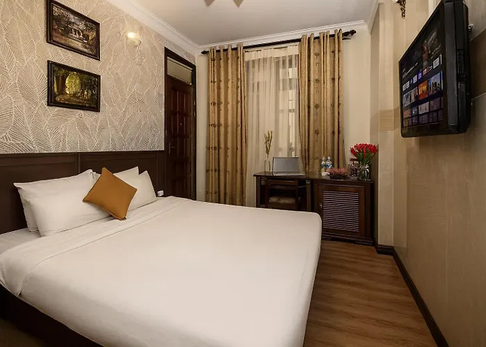 Pet Friendly hotel: Hanoi Golden Lotus Hotel & Spa