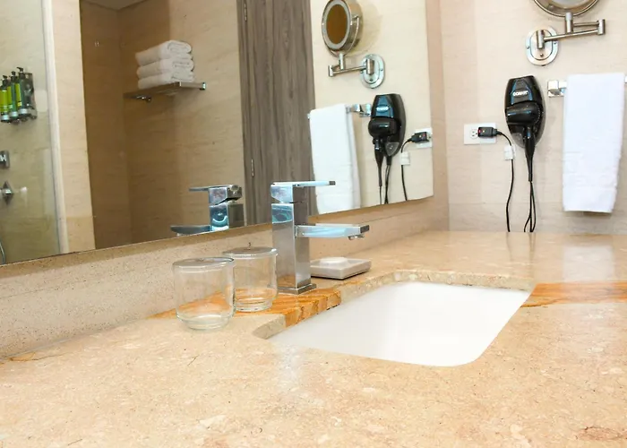 Las Americas Torre Del Mar