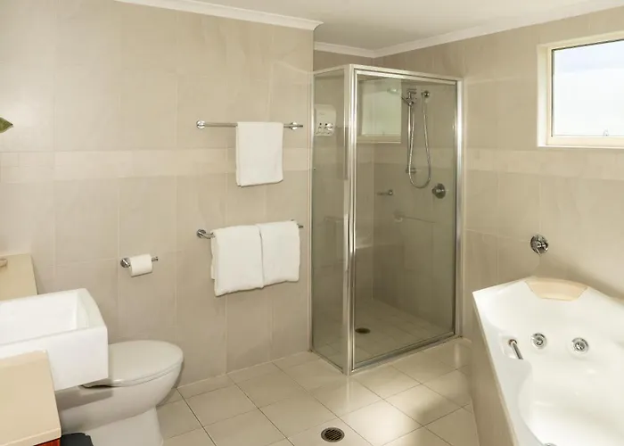 Waters Edge Apartment