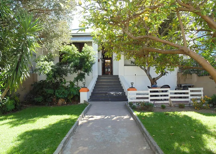 Lodge: Zebra Crossing Backpacker