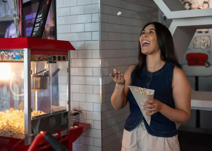 Haustierfreundliches Hotel: Radisson Red Dubai Silicon Oasis