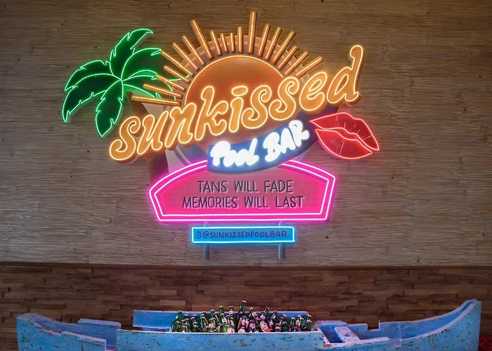 Hotel with pool: Kastara Resort