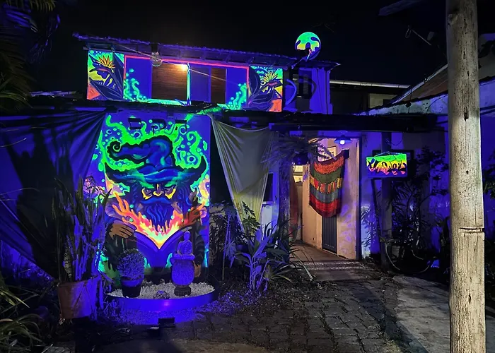  Casa Lee Hostel