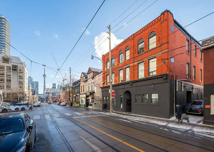 Hotel with view: The Mccaul By Casa Hotels - Modern Group Suite