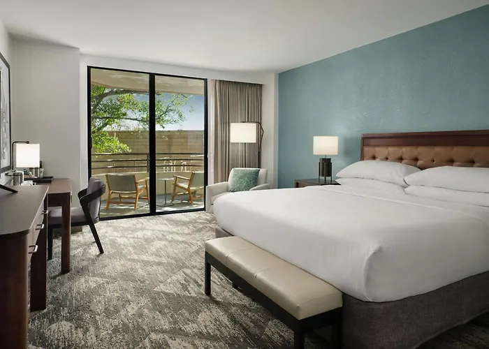 Hotel with Tennis: Sheraton Tampa Brandon Hotel