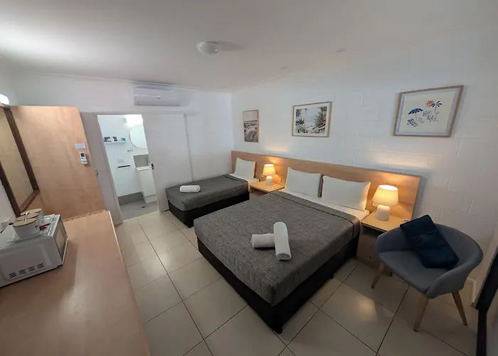 Resort: Moffat Beach Motel Caloundra