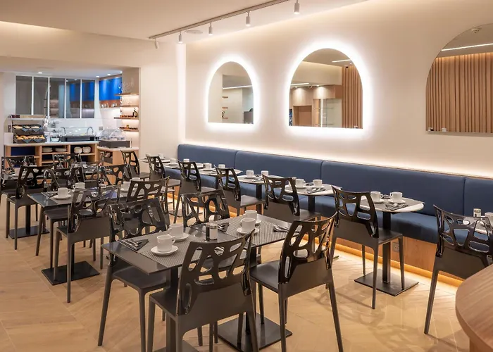 Hôtel de l'aéroport: Hotel 64 Nice