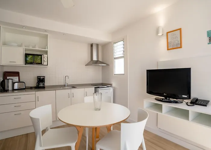 Coral California - Adults Only