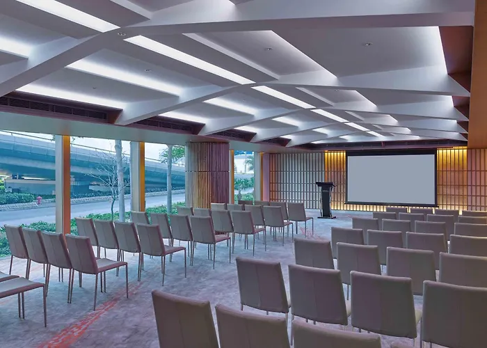 5 star hotel: New World Millennium Hong Kong Hotel