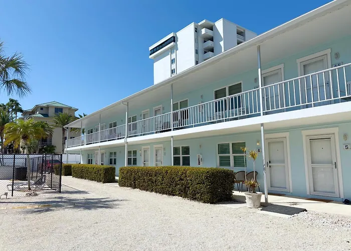 Apartment: Gulf Holiday By Beachside Management