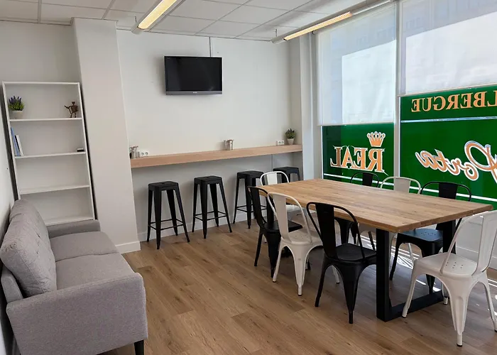 Hotel cerca del colegio: Albergue Porta Real No Bike Storage