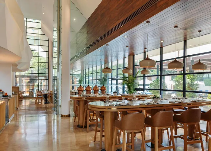 Hotel com pingue-pongue: The Creekside Hotel, Dubai - An Accor Hotel