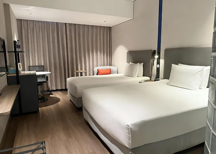 Holiday Inn Express Airport Zone By Ihg