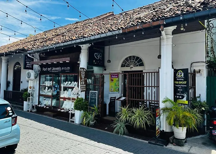 Old Dutch House