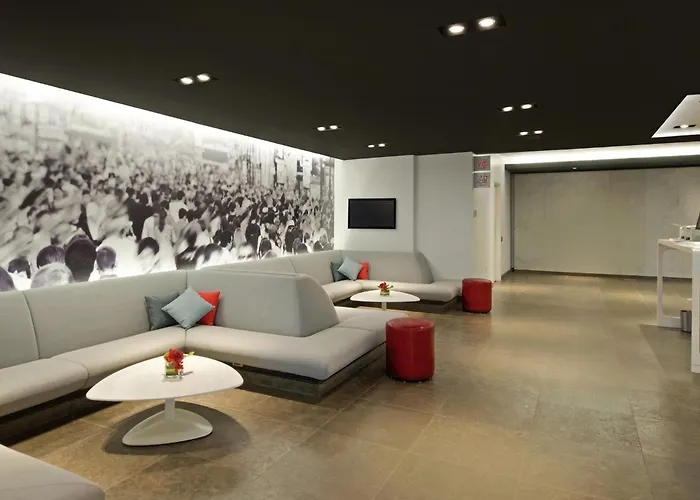 Novotel Montreal Center
