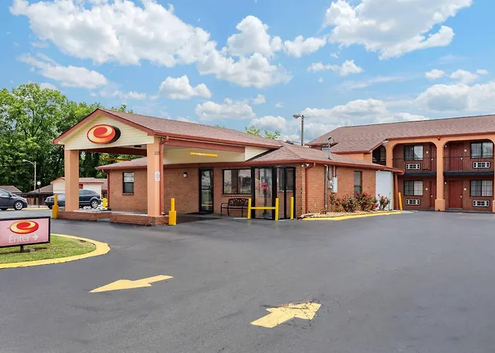 Hotels with pool Econo Lodge Nashville North