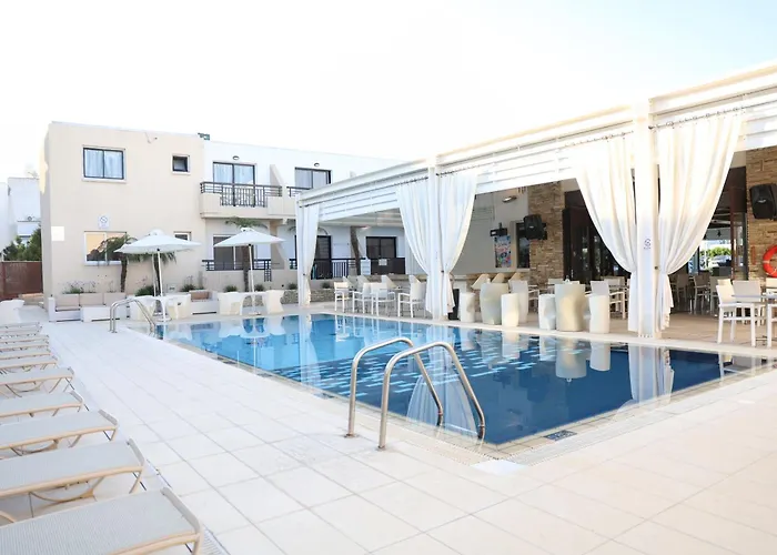 Senator Apartments - Adults Only