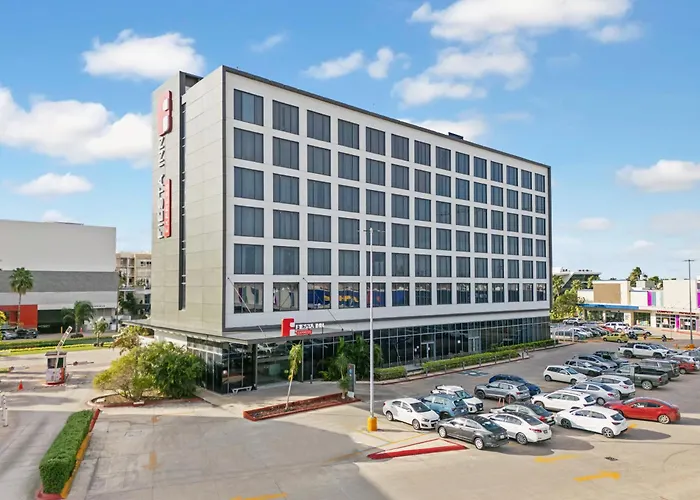 Fiesta Inn Express Cancún Cumbres