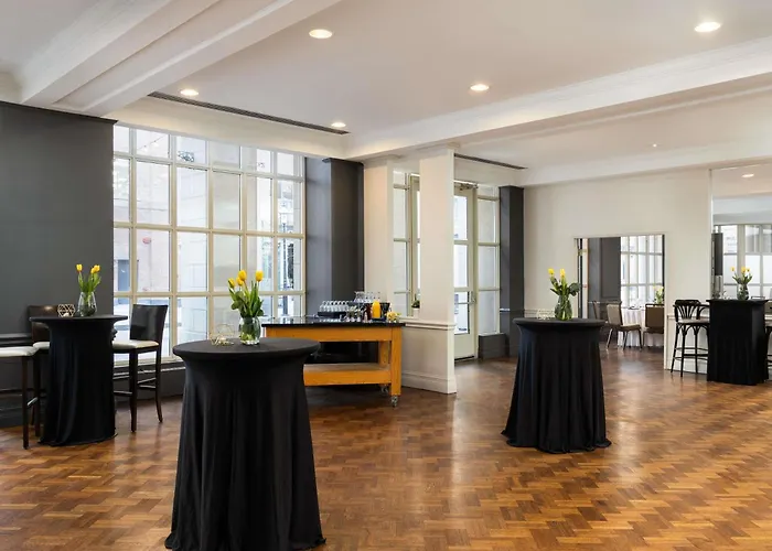 Novotel Toronto Centre