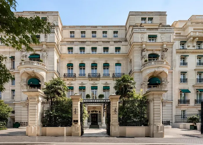  Shangri-La Paris
