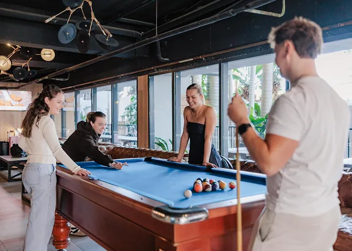 Bunk Surfers Paradise International Backpacker Hostel (Adults Only)