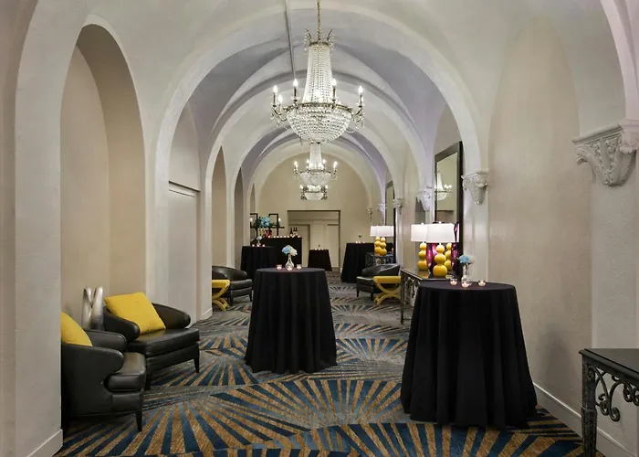 Courtyard By Marriott Boston Downtown
